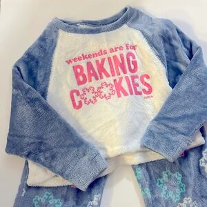 JUSTICE Girls Large fleece Baking Cookies Pajama’s Set XS (5-7years)